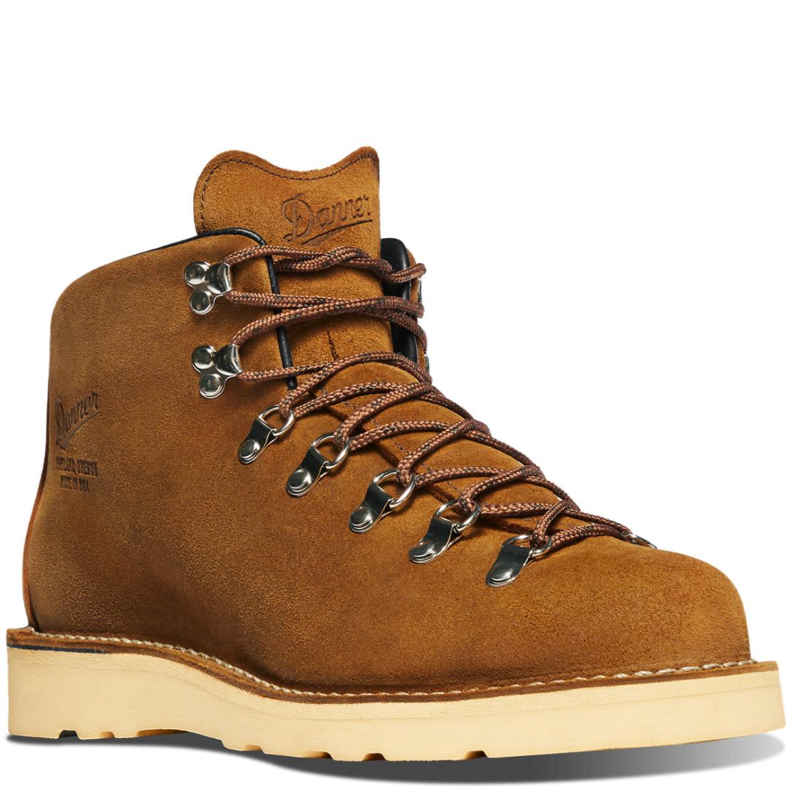 Men Hike | Danner Mountain Light Pettygrove
