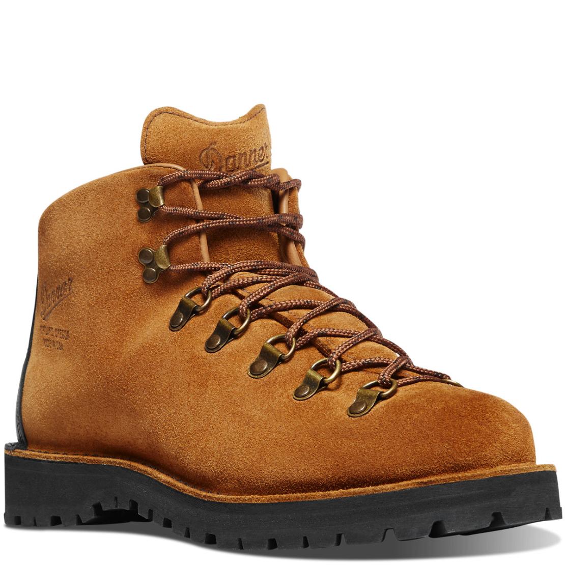 Men Hike | Danner Mountain Light Wallowa