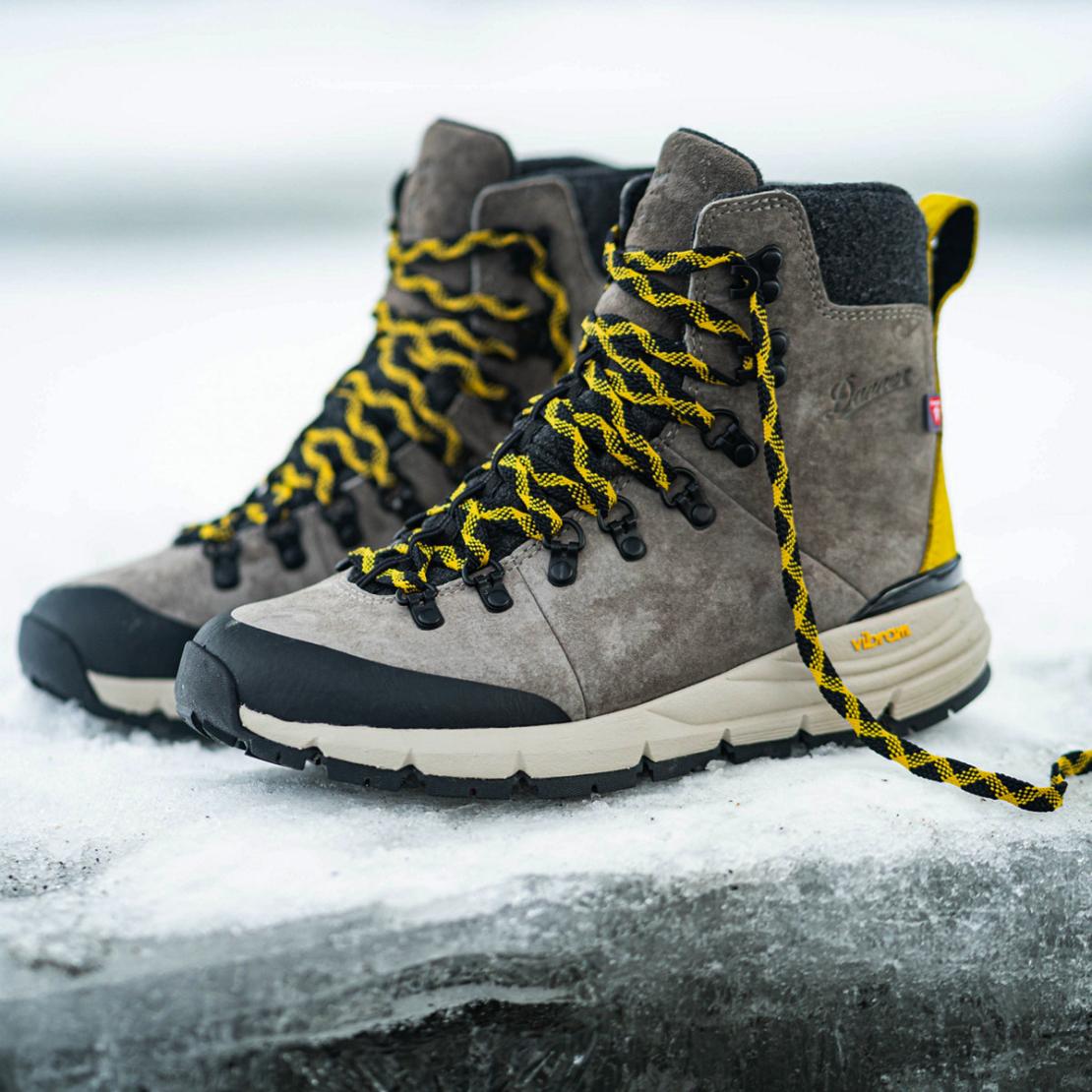 Women Hike | Danner Arctic 600 Side-Zip Driftwood/yellow 200g