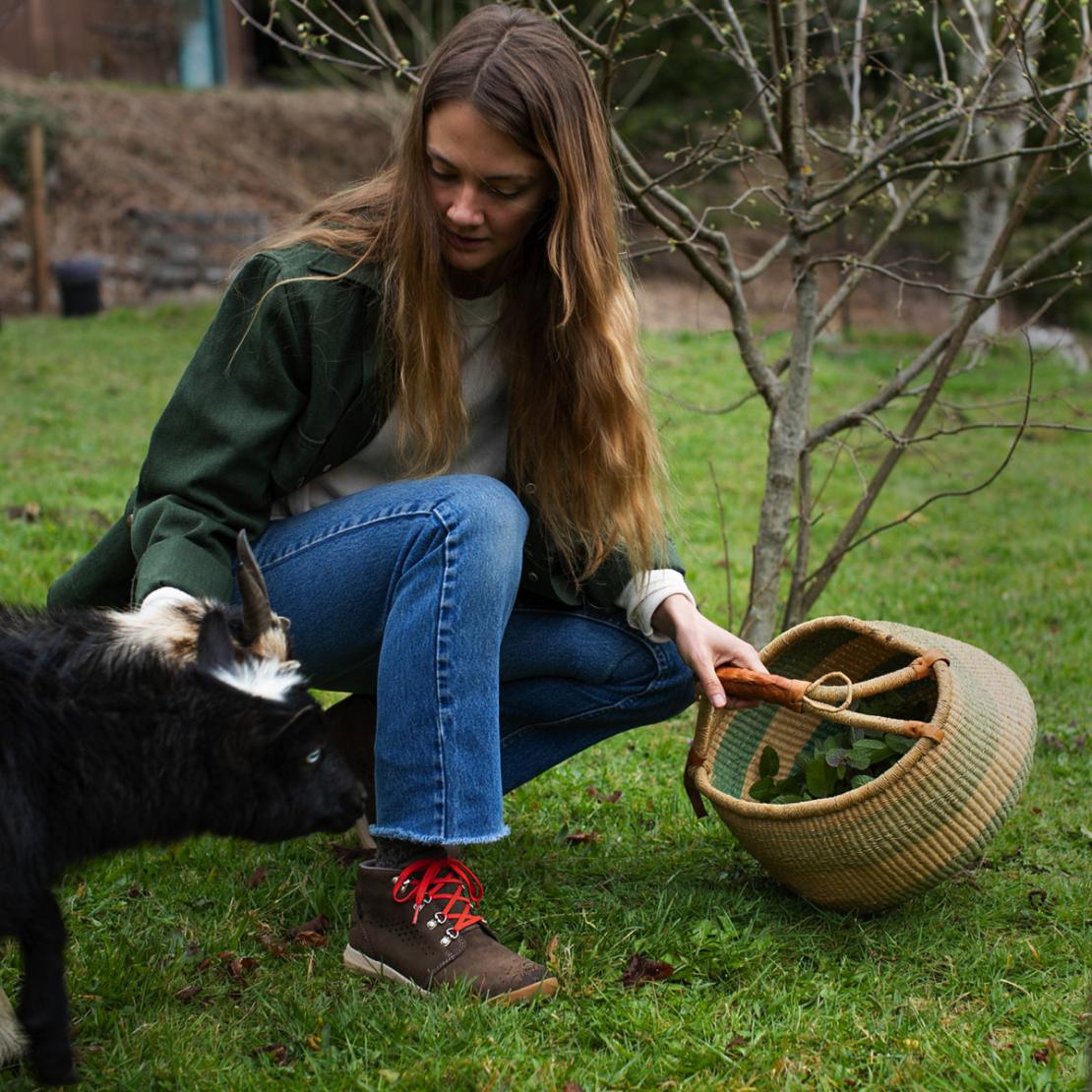 Women Hike | Danner Inquire Chukka Iron/picante