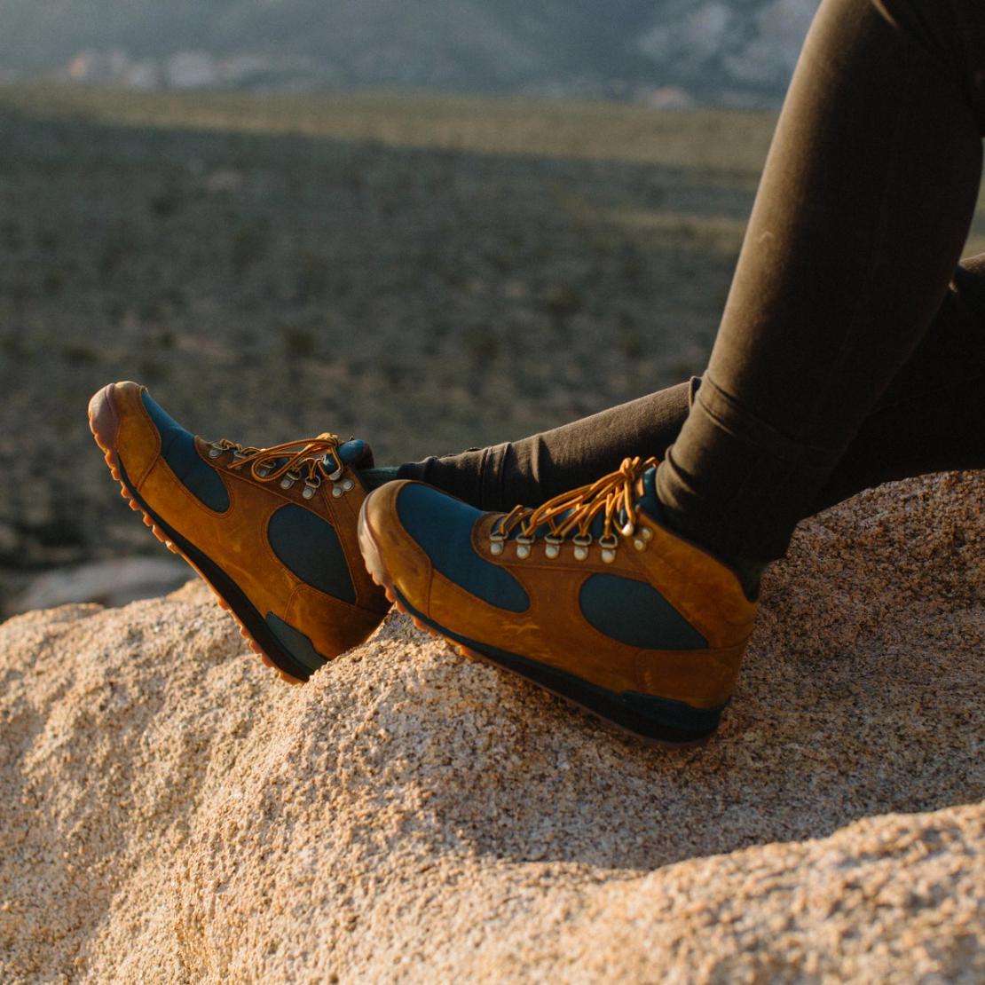 Women Hike | Danner Jag Distressed Brown/deep Teal