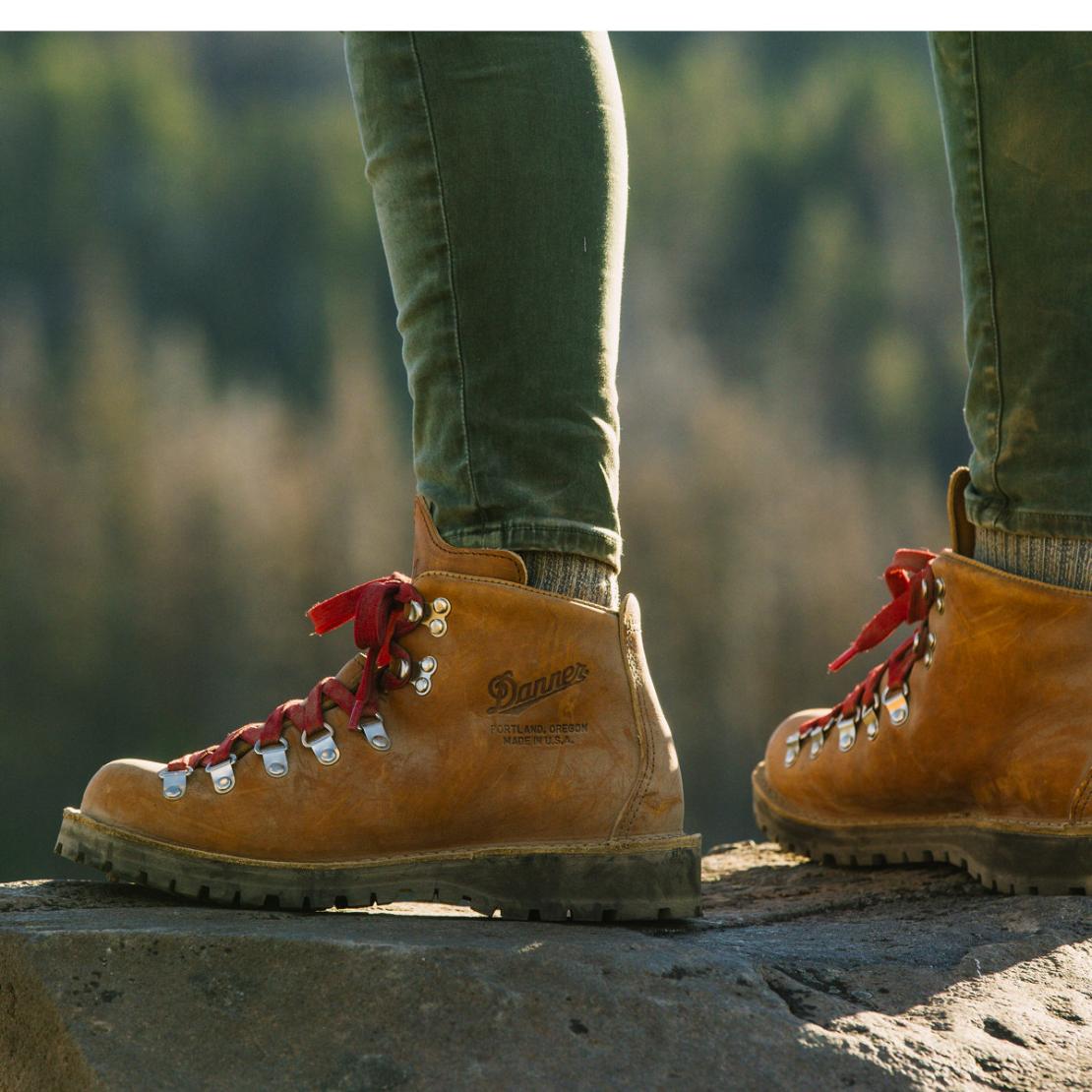 Women Hike | Danner Mountain Light Cascade