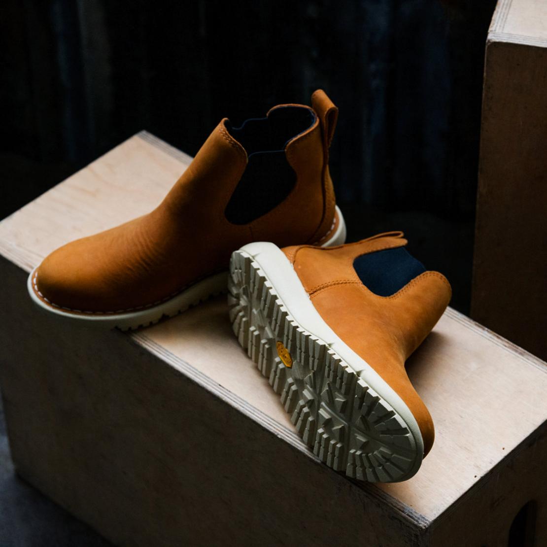 Women Lifestyle | Danner Tramline Chelsea 917 GTX Roasted Pecan